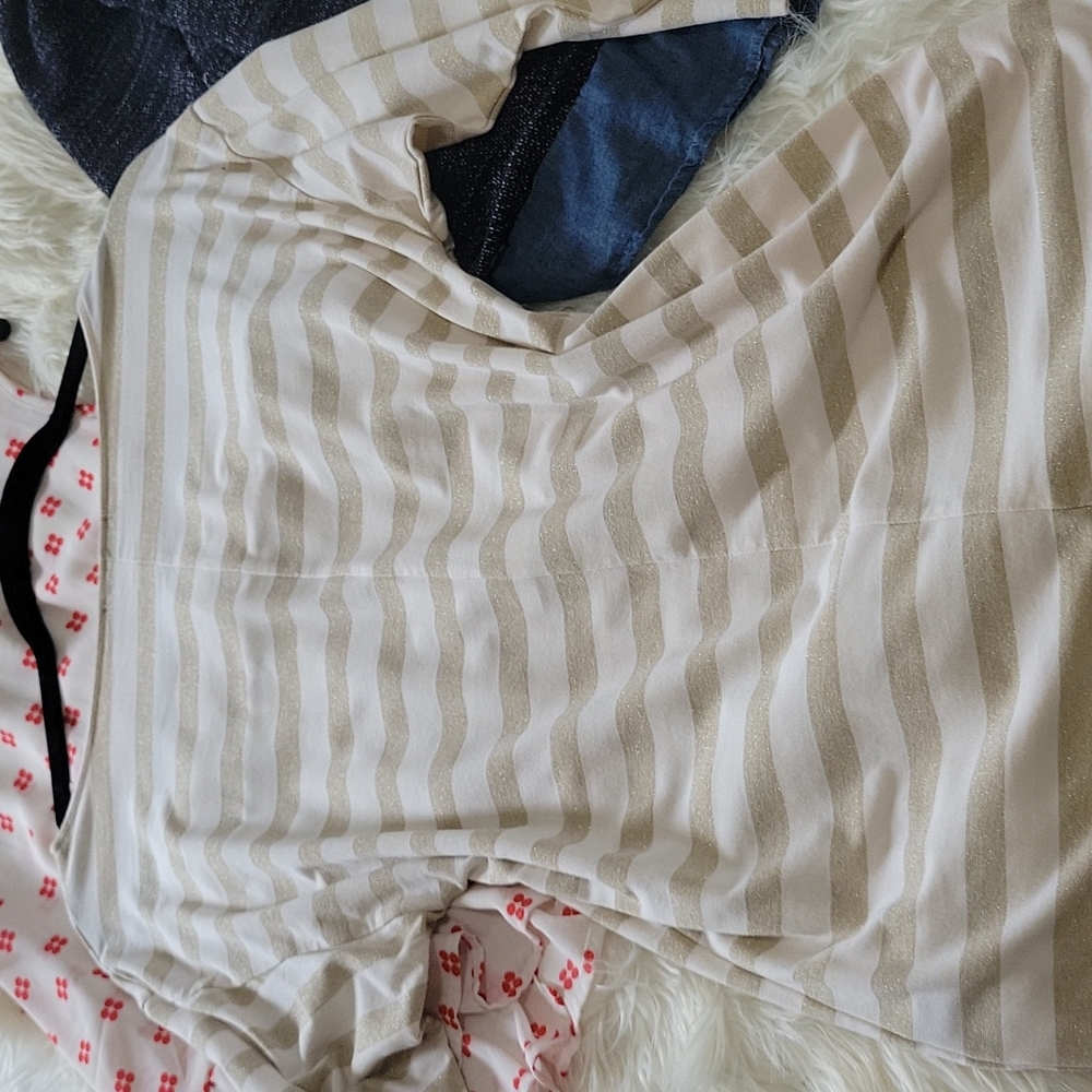 Tops - Picture 7 of 10